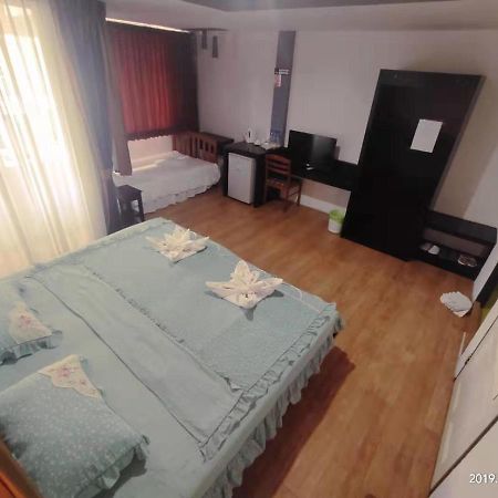 Wechat Inn Patong Exterior photo
