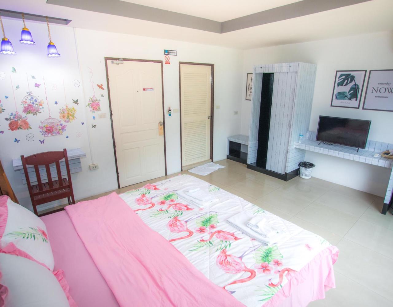 Wechat Inn Patong Exterior photo